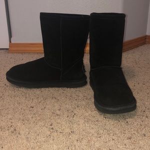 Bearpaw black boots